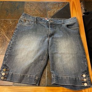 High Sierra Wide Legged Cropped Jean Shorts